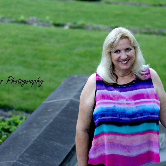 Meet your Posher, Janet - Picture 1 of 1